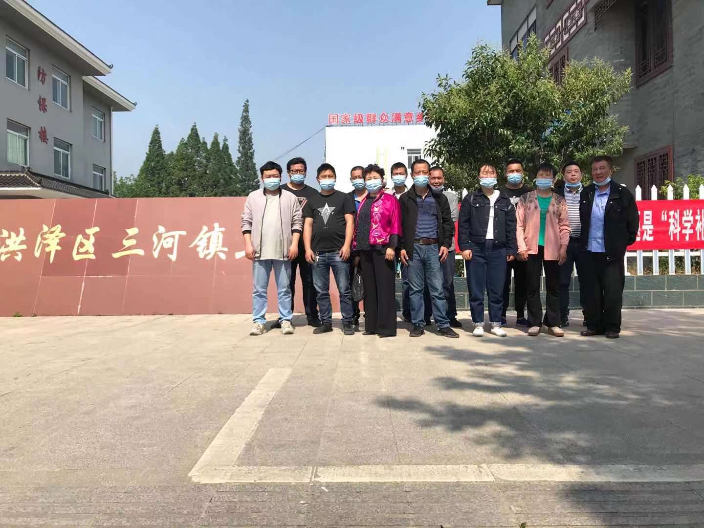 提供暖心接送專車！洪澤區(qū)三河鎮(zhèn)政府全力“護(hù)航”歐西員工疫苗接種